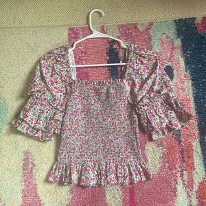 NWT Vestique Pink Floral Puff Sleeve Top